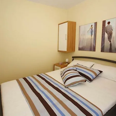 Strandschloesschen-Haus-Ii-We-7-9735 Апартаменты Кюлунгсборн